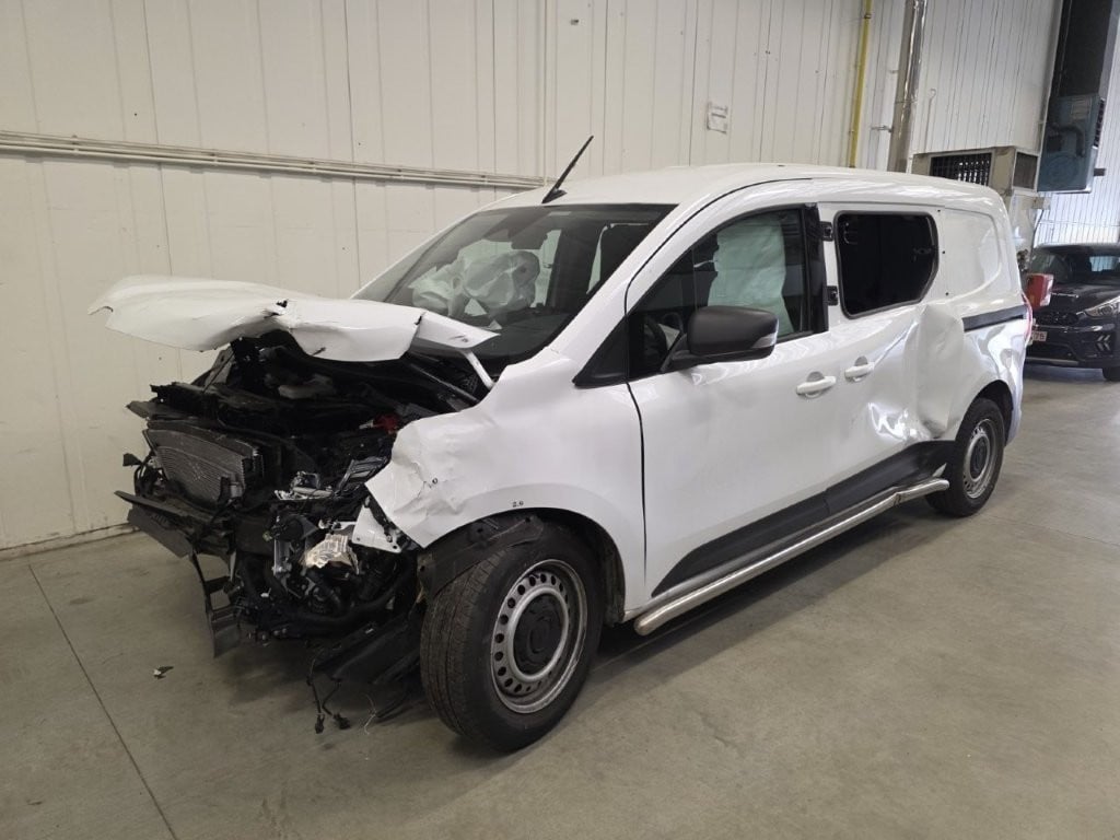 Renault Kangoo Van L2 95 pk EDC DC BPost !!!  Damaged car !!!