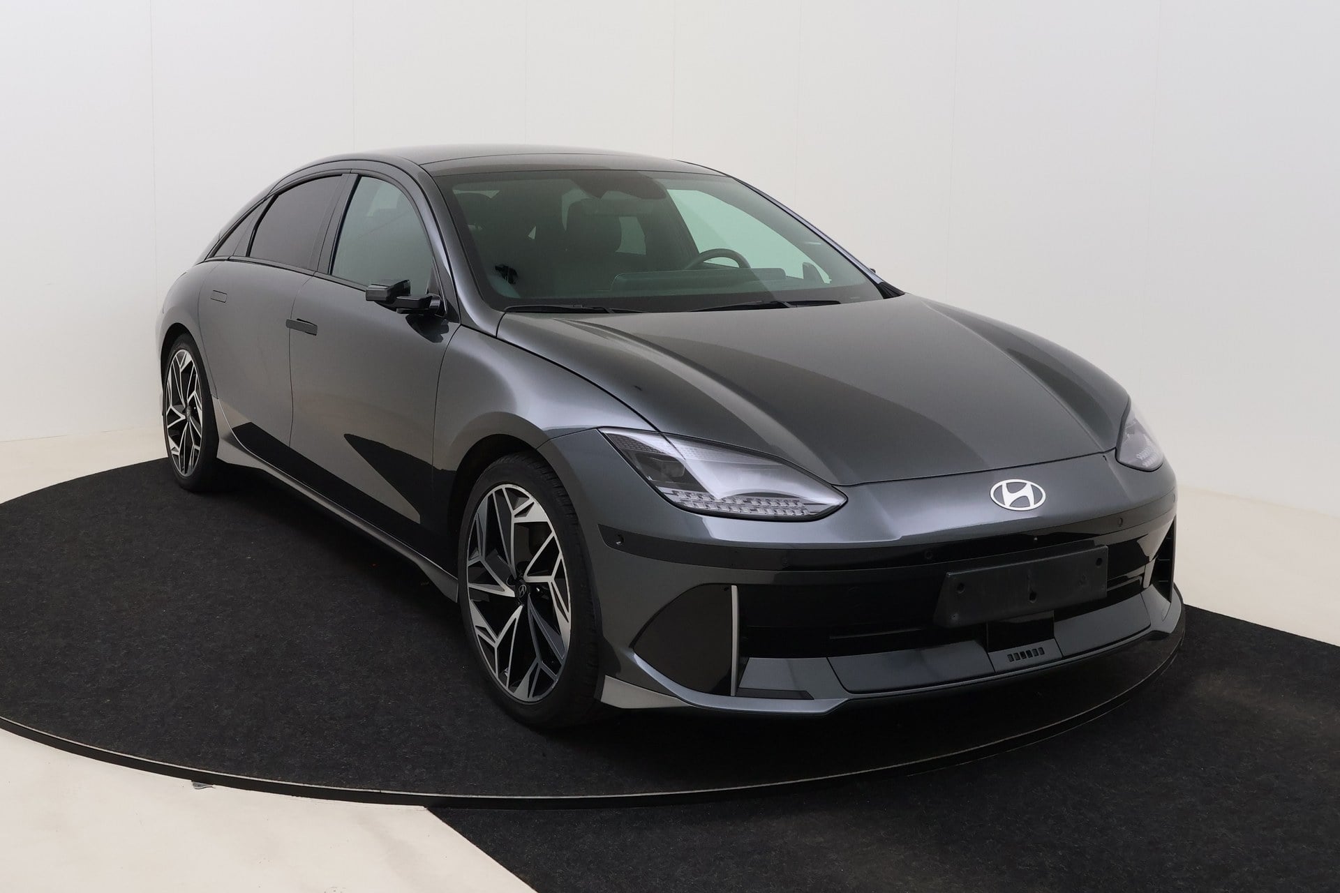 Hyundai IONIQ 6 Balance Vision 77 kWh 225hp RWD photo