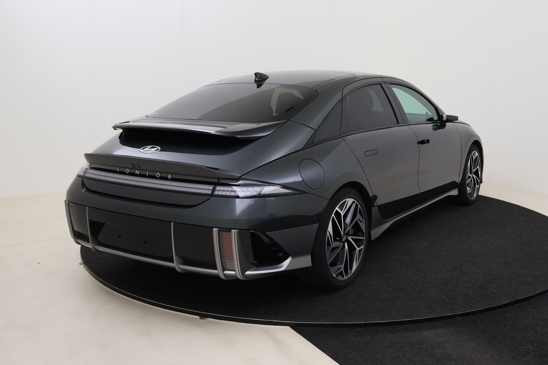 Hyundai IONIQ 6 Balance Vision 77 kWh 225hp RWD photo