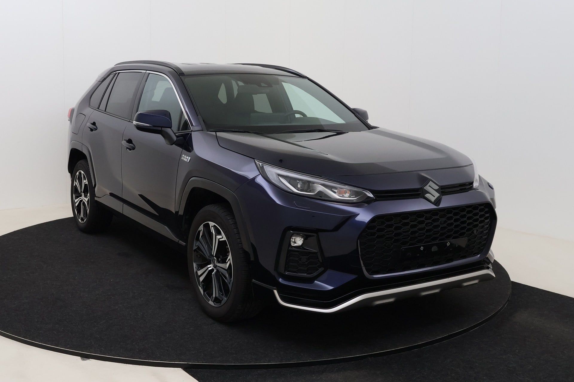 Suzuki Across GLX 2.5 AWD 7HYB ECVT photo