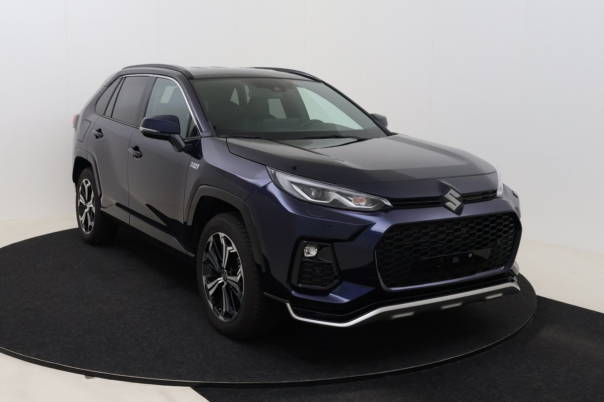 Suzuki Across GLX 2.5 AWD 7HYB ECVT photo