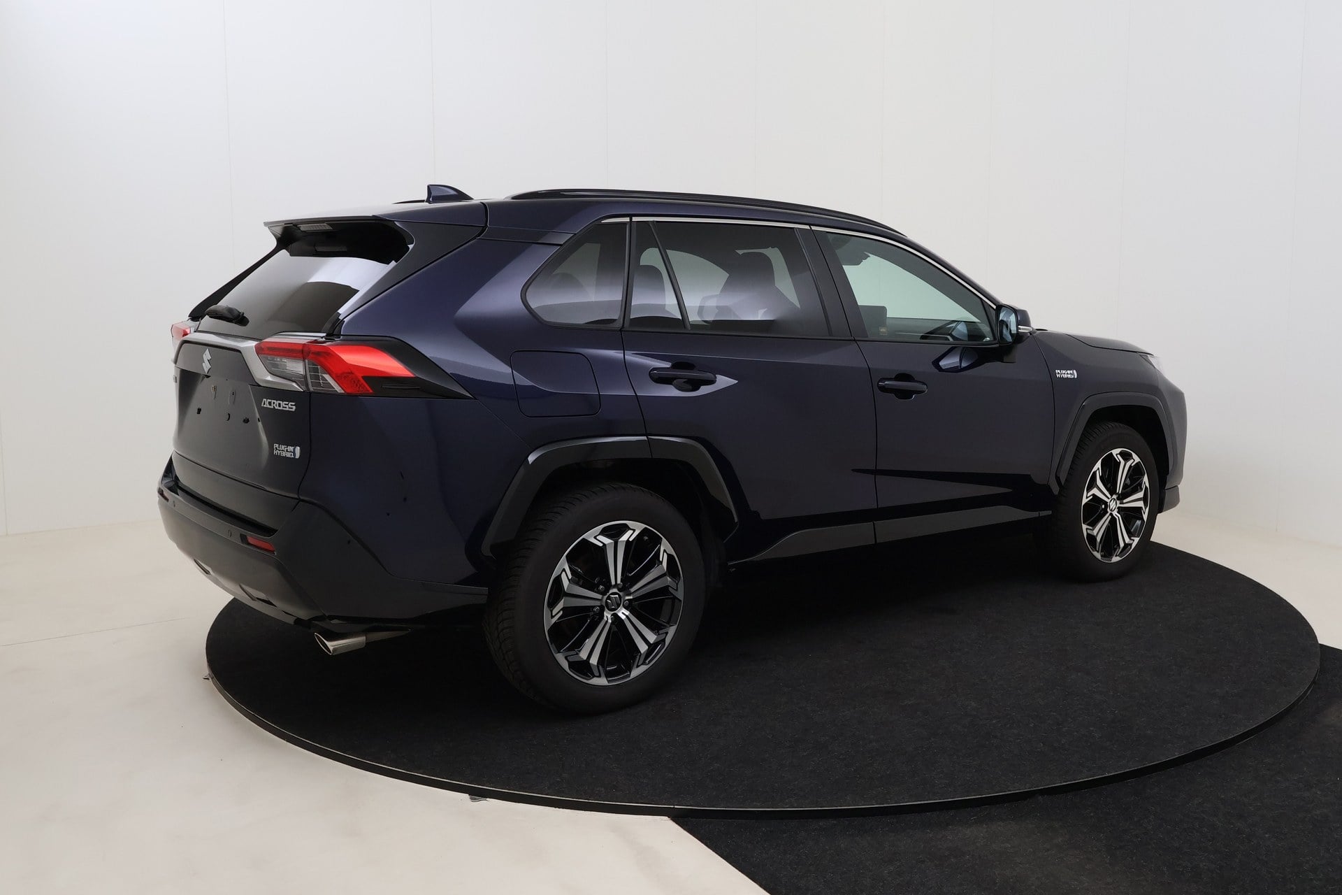 Suzuki Across GLX 2.5 AWD 7HYB ECVT photo