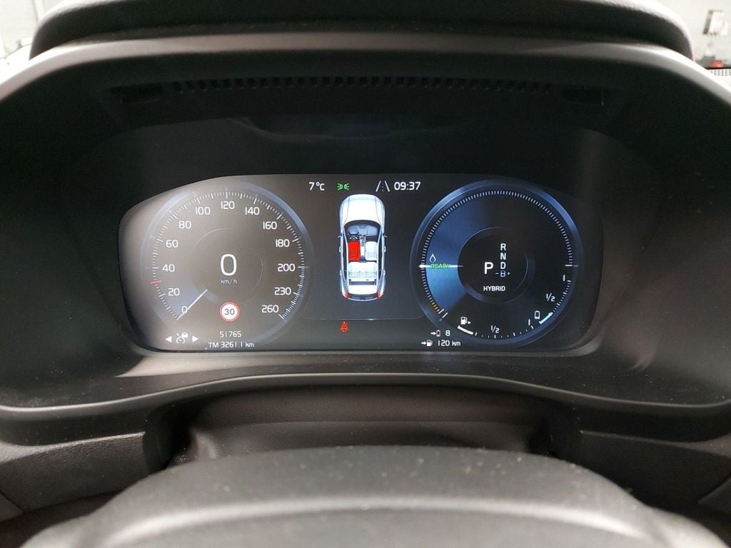 Volvo XC40 T4 Recharge Geartronic R-Design 5d photo