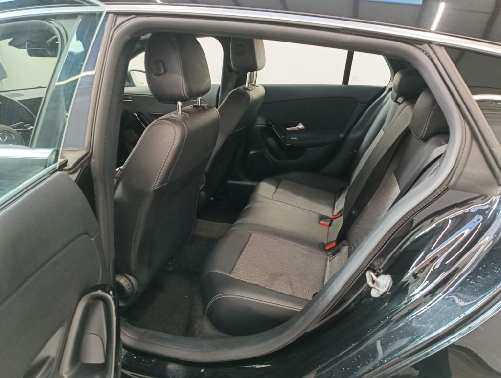 Mercedes-Benz CLA Shooting Brake CLA 200 Business Solution Aut. 5d photo