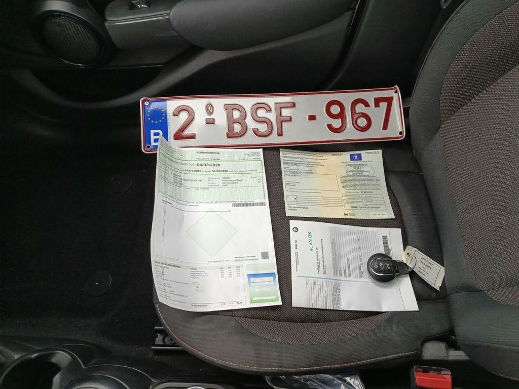 Mini 5 door One Aut. 5d photo