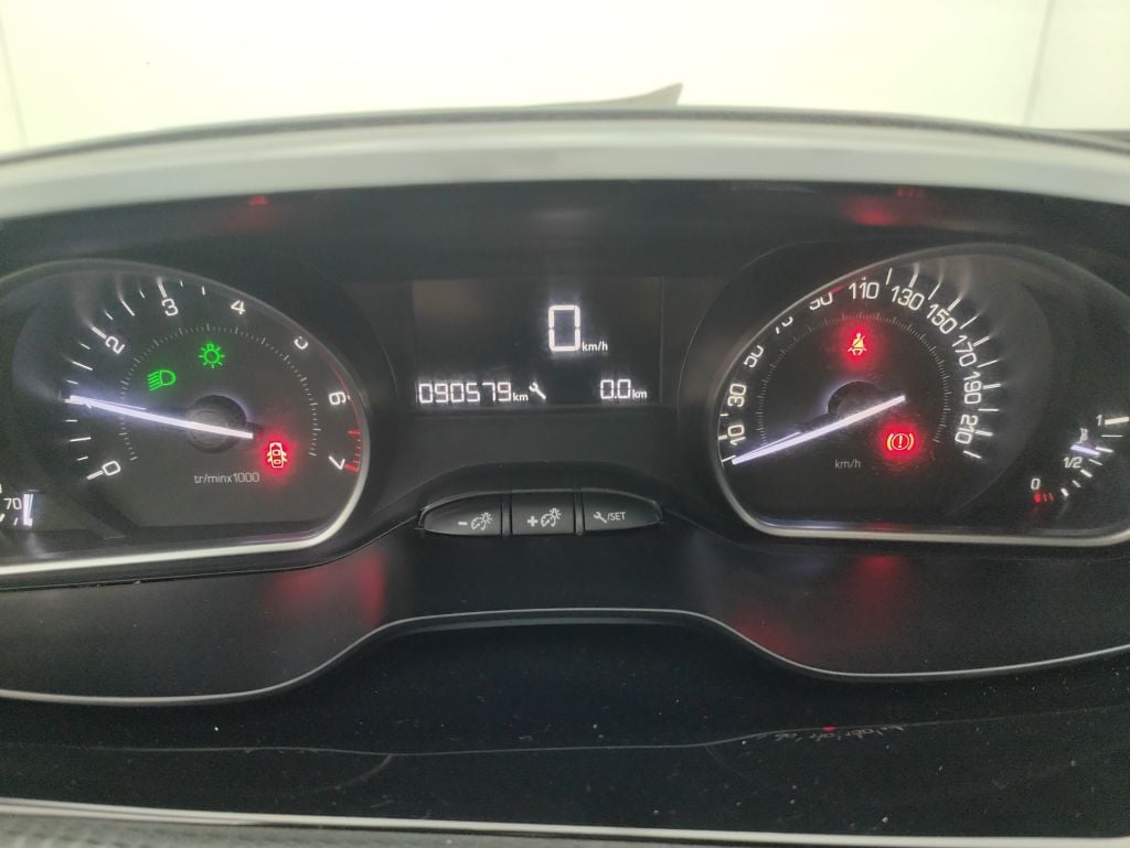 Peugeot 2008 1.2 Puretech 61kW S&S Active 5d photo