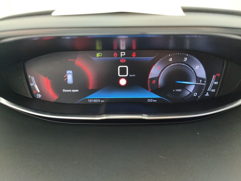 Peugeot 3008 1.5 BlueHDi 96kW S&S EAT8 Allure 5d photo