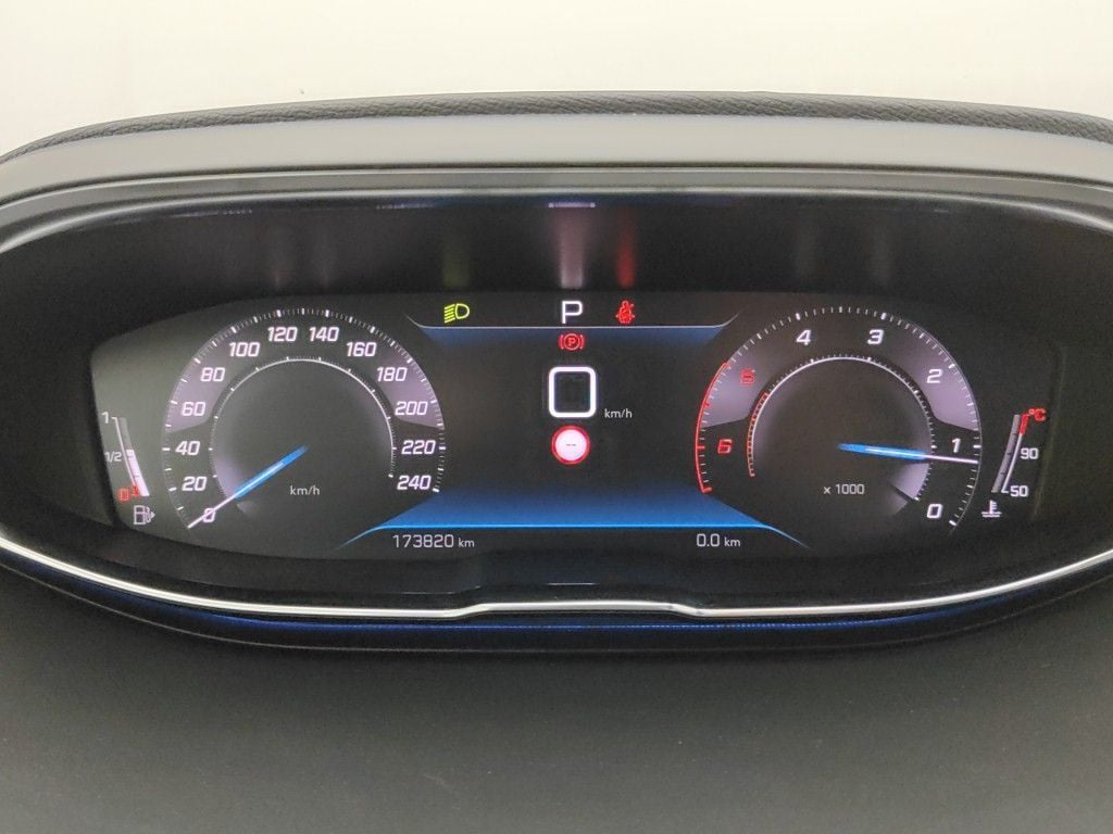 Peugeot 3008 1.5 BlueHDi 96kW S&S EAT8 Active Pack 5d photo