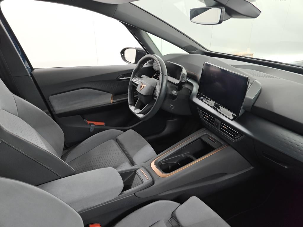 CUPRA Born 58kWh Performance One auto 5D 150kW photo