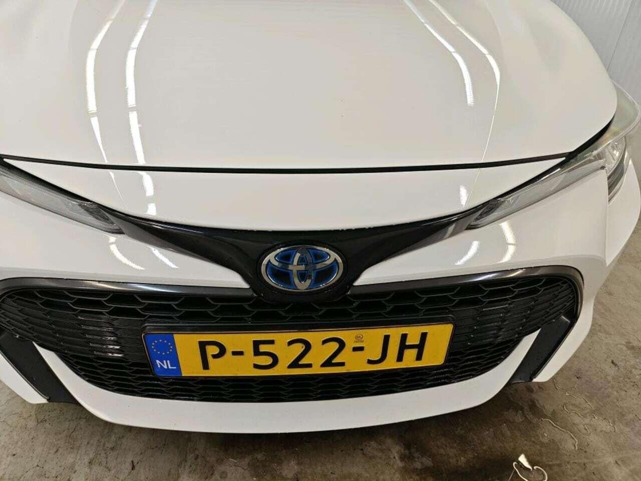 TOYOTA Corolla Touring Sports 1.8 Hybrid Business photo