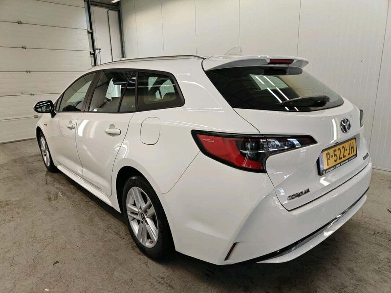 TOYOTA Corolla Touring Sports 1.8 Hybrid Business photo