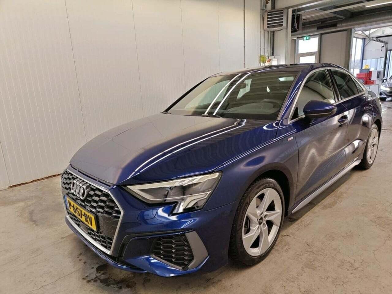 AUDI A3 Limousine 30 TFSI S edition