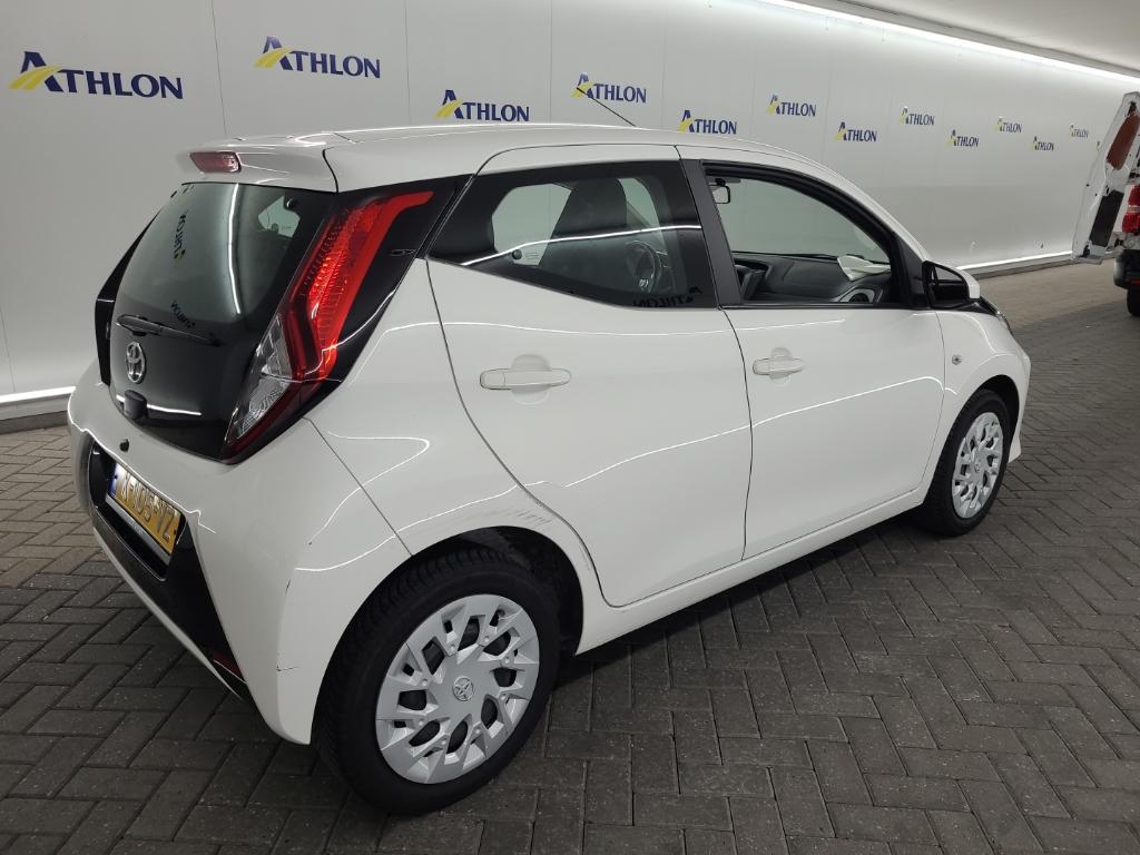 TOYOTA Aygo 1.0 VVT-i x-play 5D 53kW photo