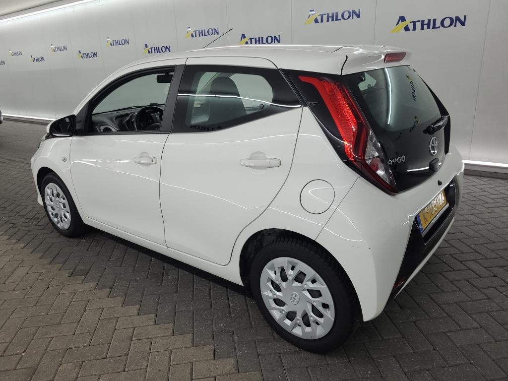 TOYOTA Aygo 1.0 VVT-i x-play 5D 53kW photo