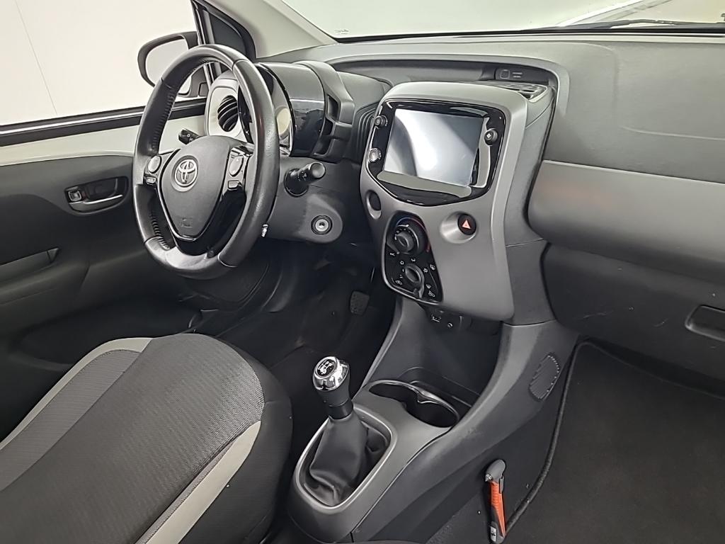 TOYOTA Aygo 1.0 VVT-i x-play 5D 53kW photo
