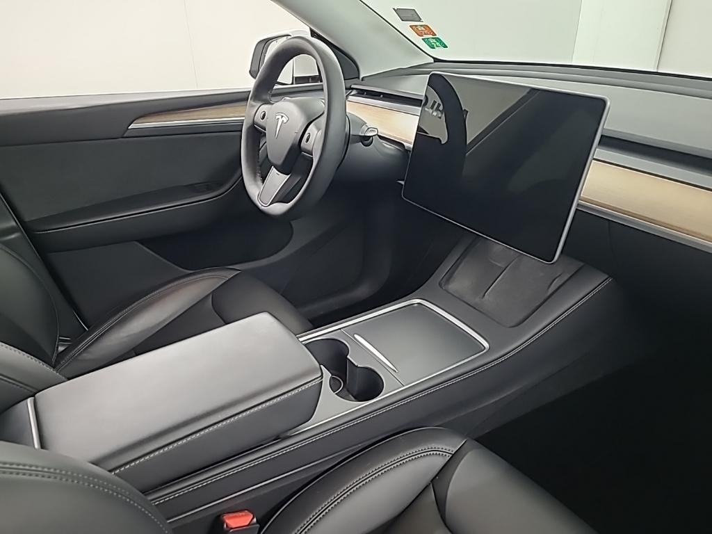 Tesla Model Y Long Range Dual Motor AWD 5D 378kW photo