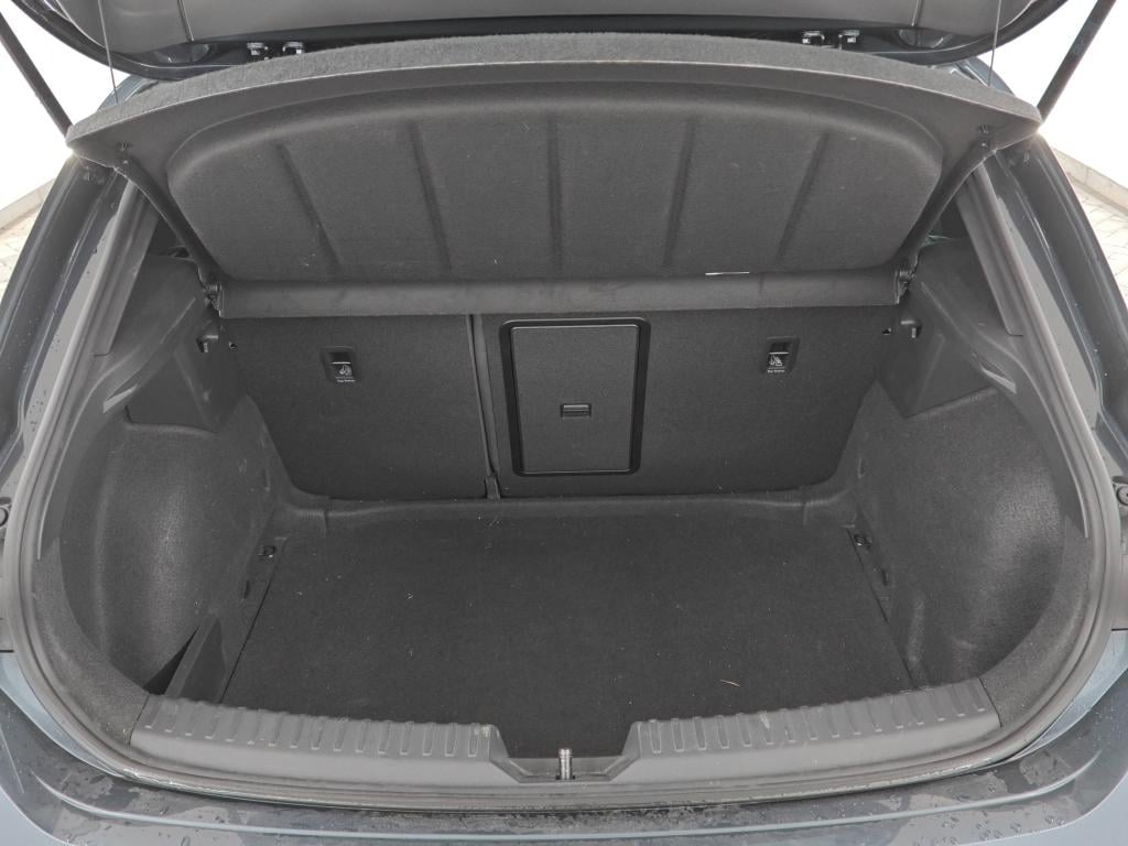 SEAT LEON 1.5 eTSI FR Launch Edition DSG 5D 110kW photo