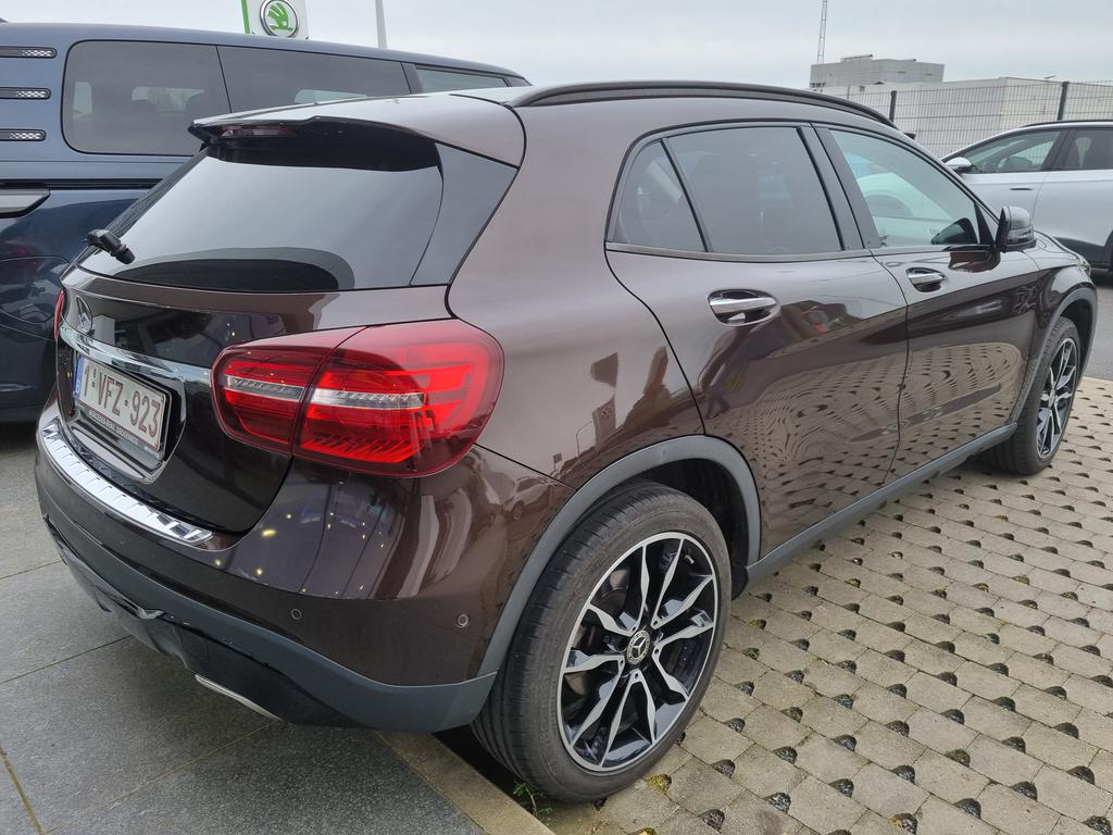 Mercedes-Benz GLA 180 . photo