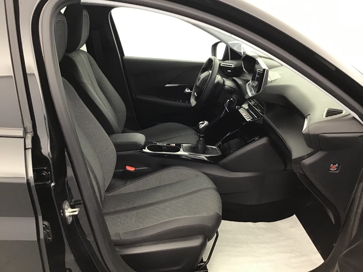 Peugeot 208 Allure 1.2 Gasoline 102hp photo