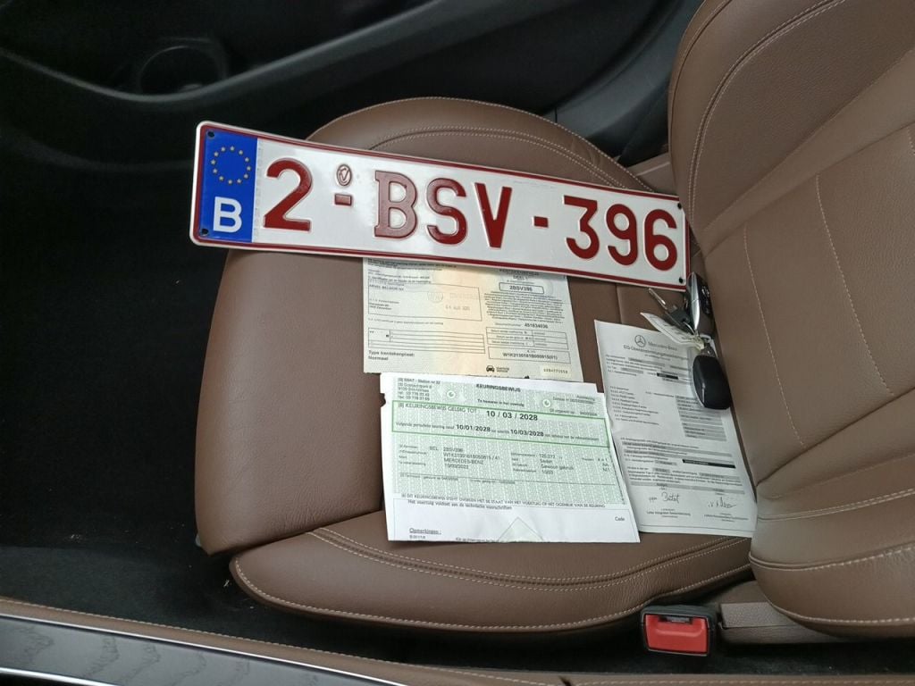 Mercedes-Benz E-Klasse Berline E 300 de Business Solution 4d photo