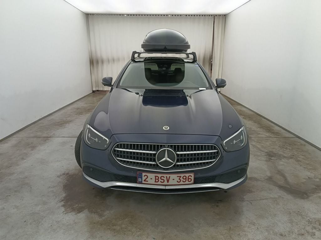 Mercedes-Benz E-Klasse Berline E 300 de Business Solution 4d photo