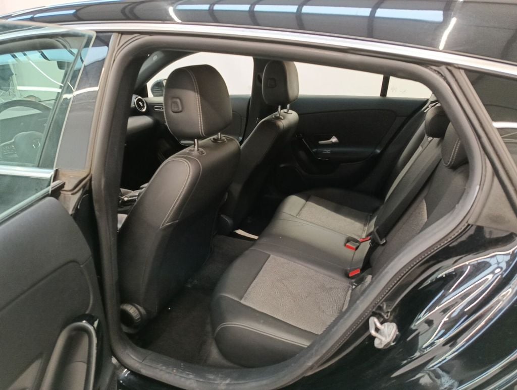 Mercedes-Benz CLA Shooting Brake CLA 180 d Business Solution 5d photo