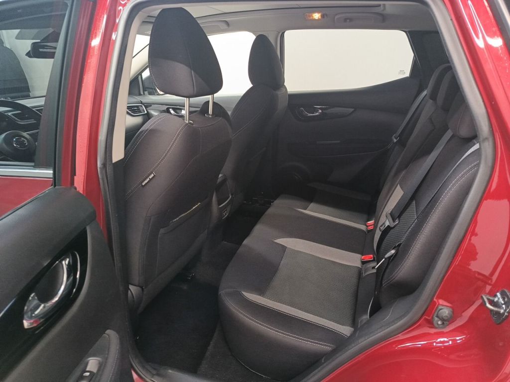 Nissan Qashqai DIG-T 140 EVAPO N-Connecta 5d photo