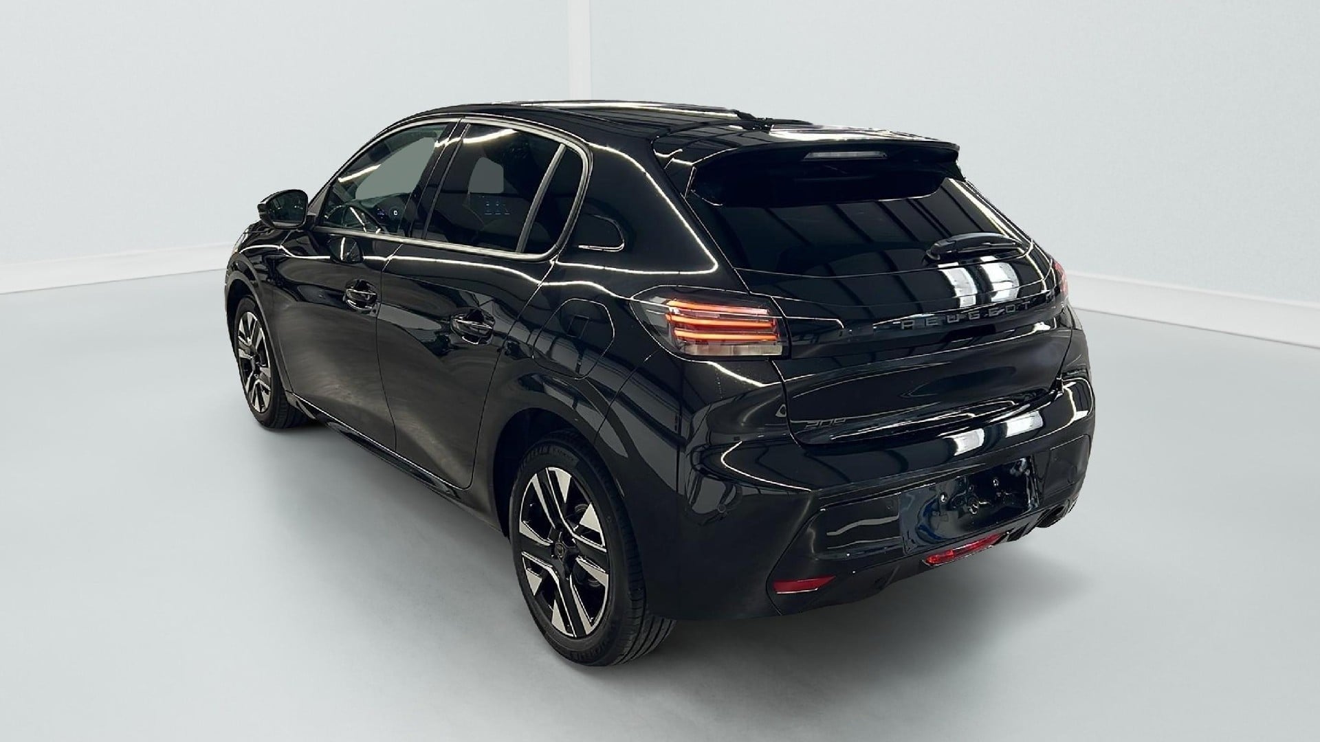 Peugeot 208 100 S&S BVM6 Allure photo