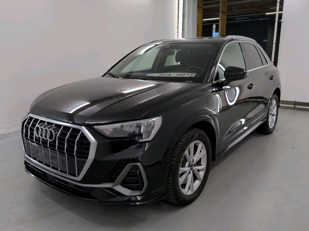AUDI Q3 1.4 45 TFSI E S TRONIC S LINE