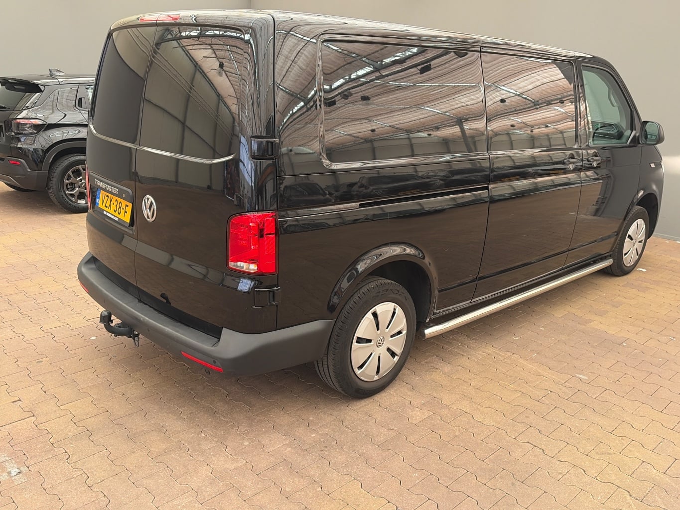 VOLKSWAGEN TRANSPORTER 2.0 TDI L2H1 Hi photo