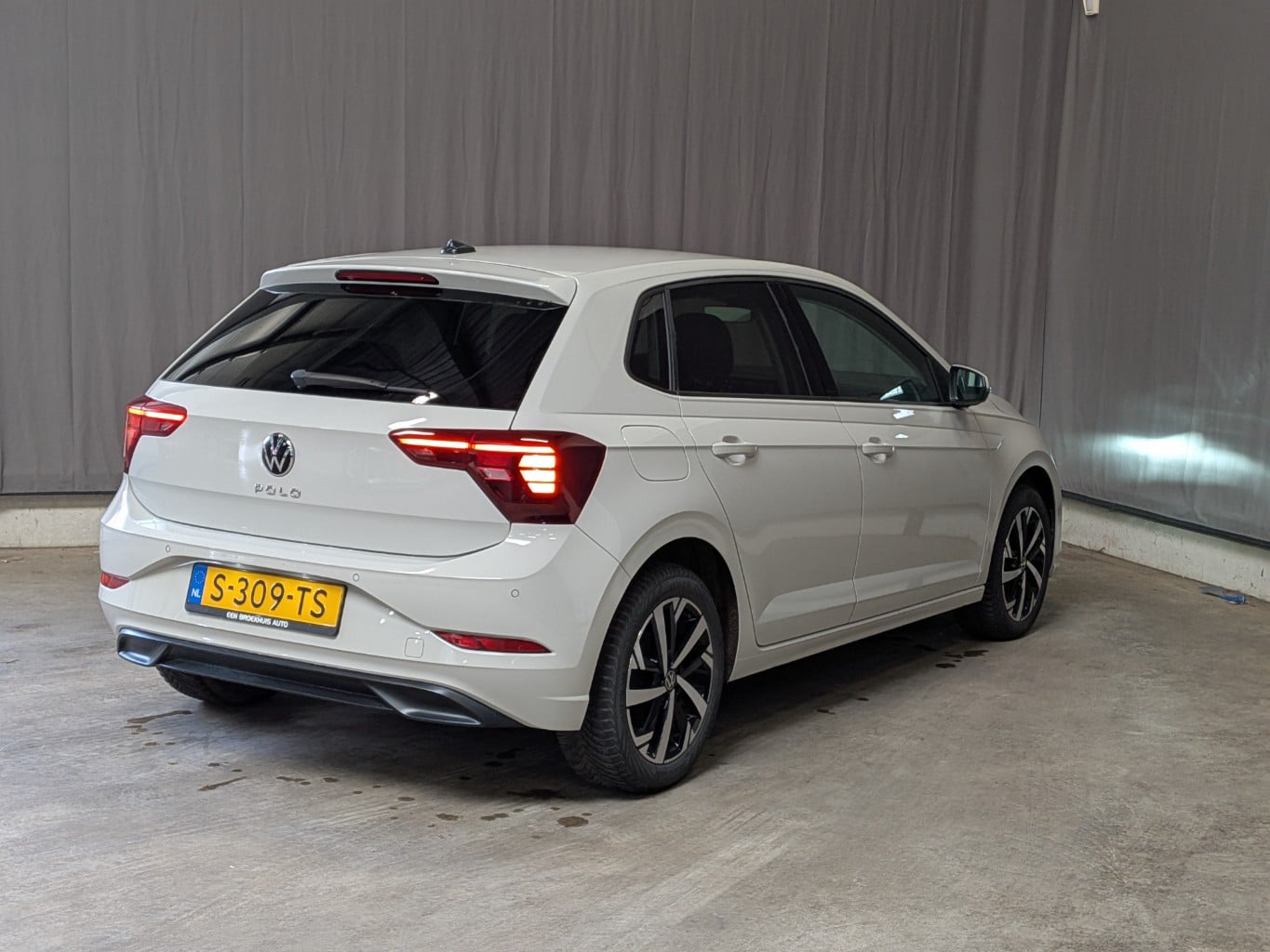 VOLKSWAGEN POLO 1.0 TSI Life Bns photo