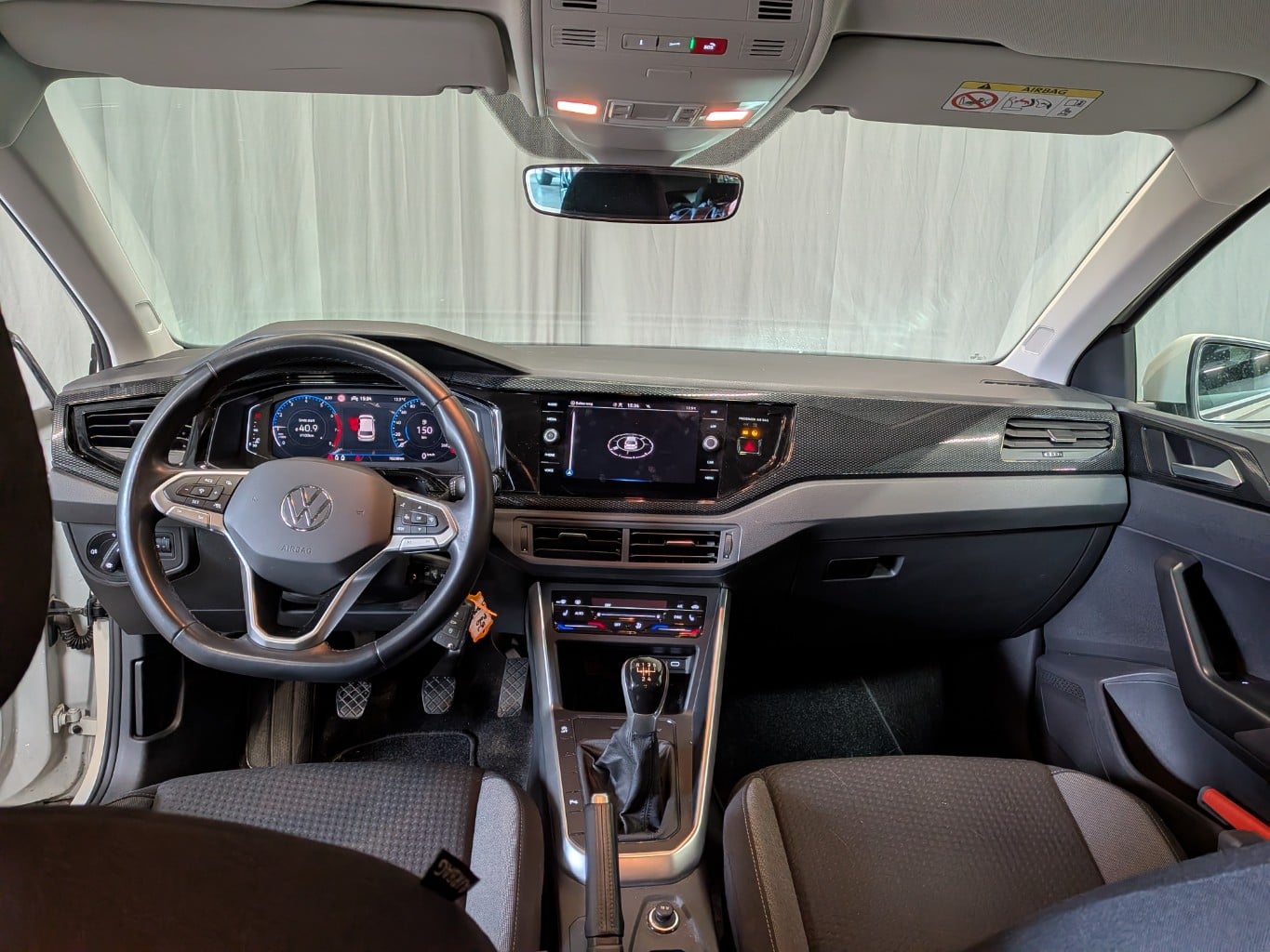 VOLKSWAGEN POLO 1.0 TSI Life Bns photo