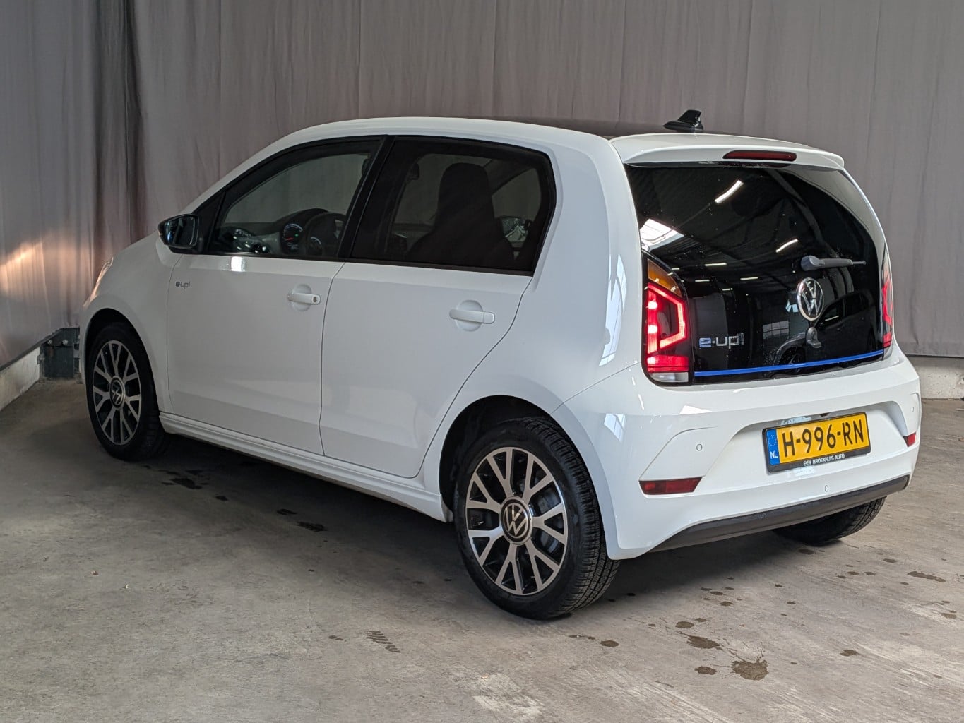 VOLKSWAGEN e-Up! e-up! Style photo