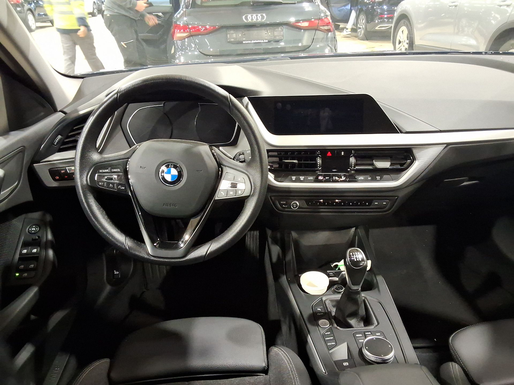 BMW 1 SERIES HATCH 1.5 116D (85KW) photo