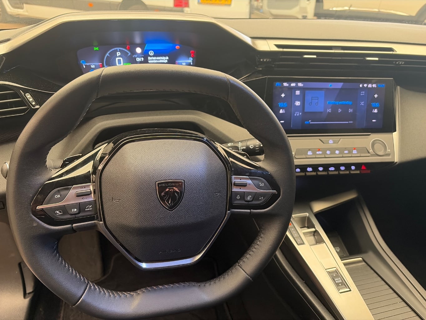 PEUGEOT 308 SW 1.6 PHEV Act. Bns photo