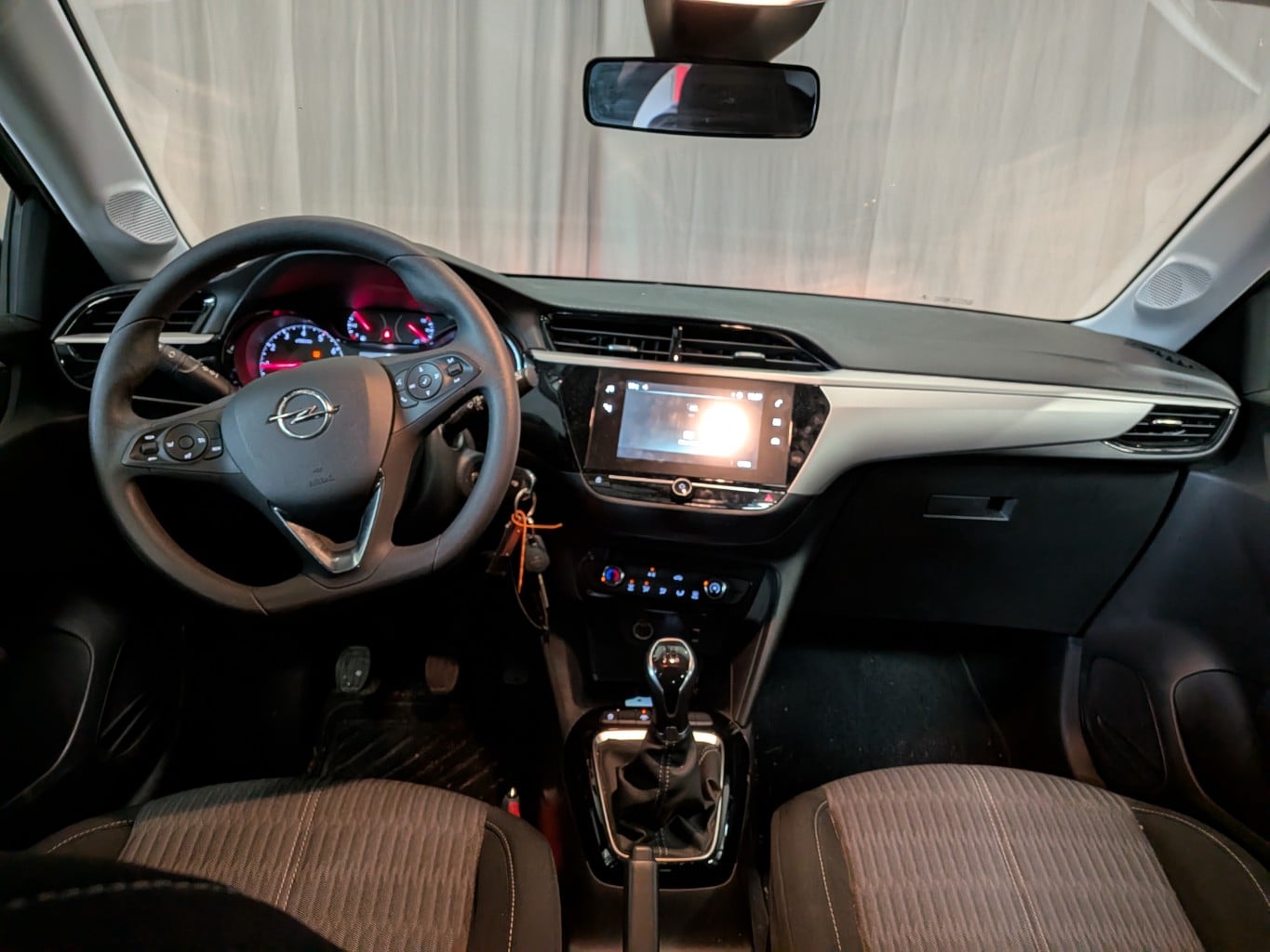 OPEL CORSA 1.2 Edition photo