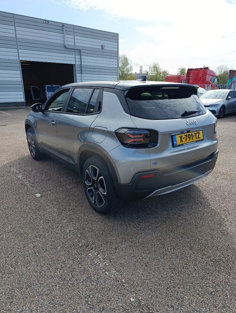 Jeep AVENGER 1st Edition 54kWh photo