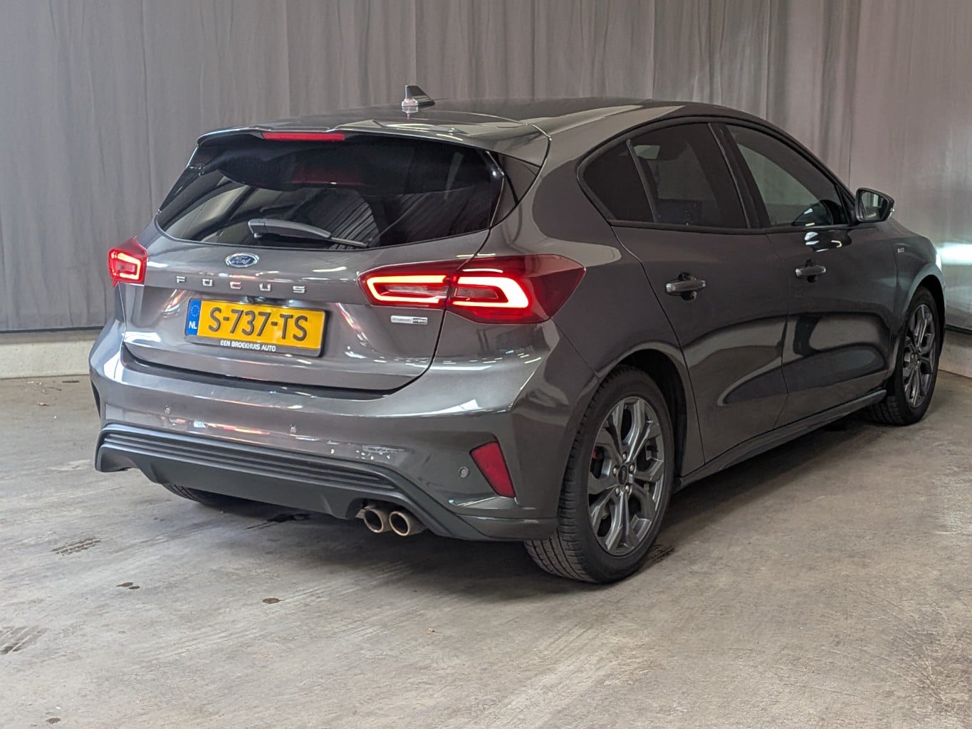 FORD FOCUS 1.0 EBH ST Line X photo