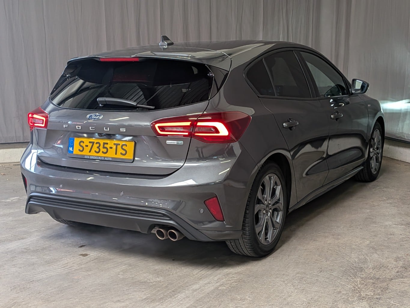 FORD FOCUS 1.0 EBH ST Line X photo