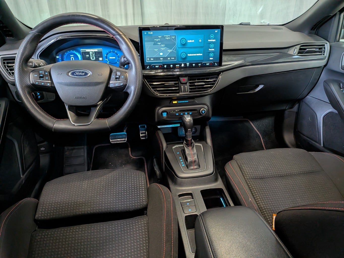 FORD FOCUS 1.0 EBH ST Line X photo