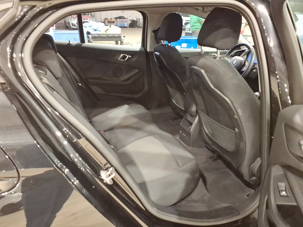 BMW 1 SERIES HATCH 1.5 116D (85KW) photo