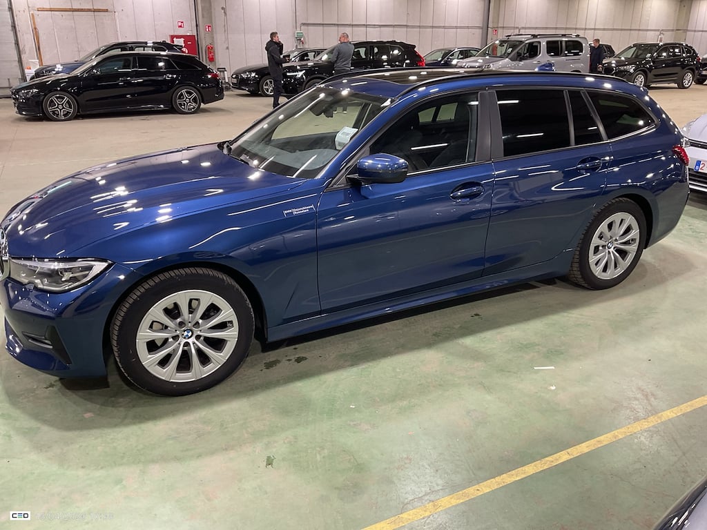 BMW 3 SERIES TOURING 2.0 316DA (90KW) TOURING photo