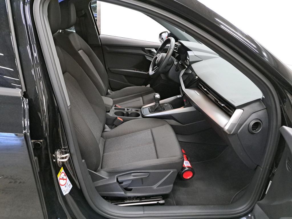 AUDI - AUD A3 BERLINE 30 TDi 116PK Attraction Pack Business &amp; Rear Park Sensors photo