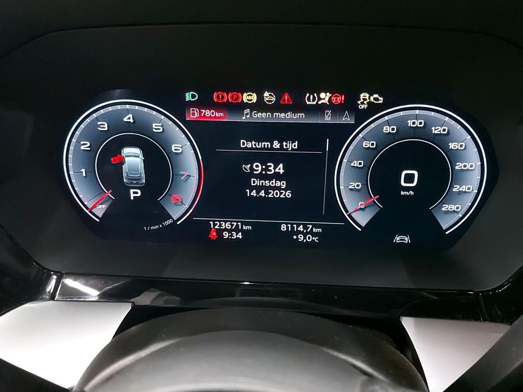 AUDI - AUD A3 SB 30 TFSi 110PK S-Tronic Attraction Business Edition Pack Business &amp; Rear Park Sensors  * PETROL * photo