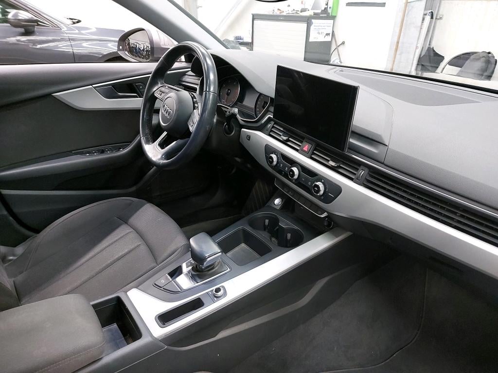 AUDI - AUD A4 AVANT 30 TDi 136PK S-Tronic Advanced Business Edition &amp; Pack Business &amp; Towing Hook photo