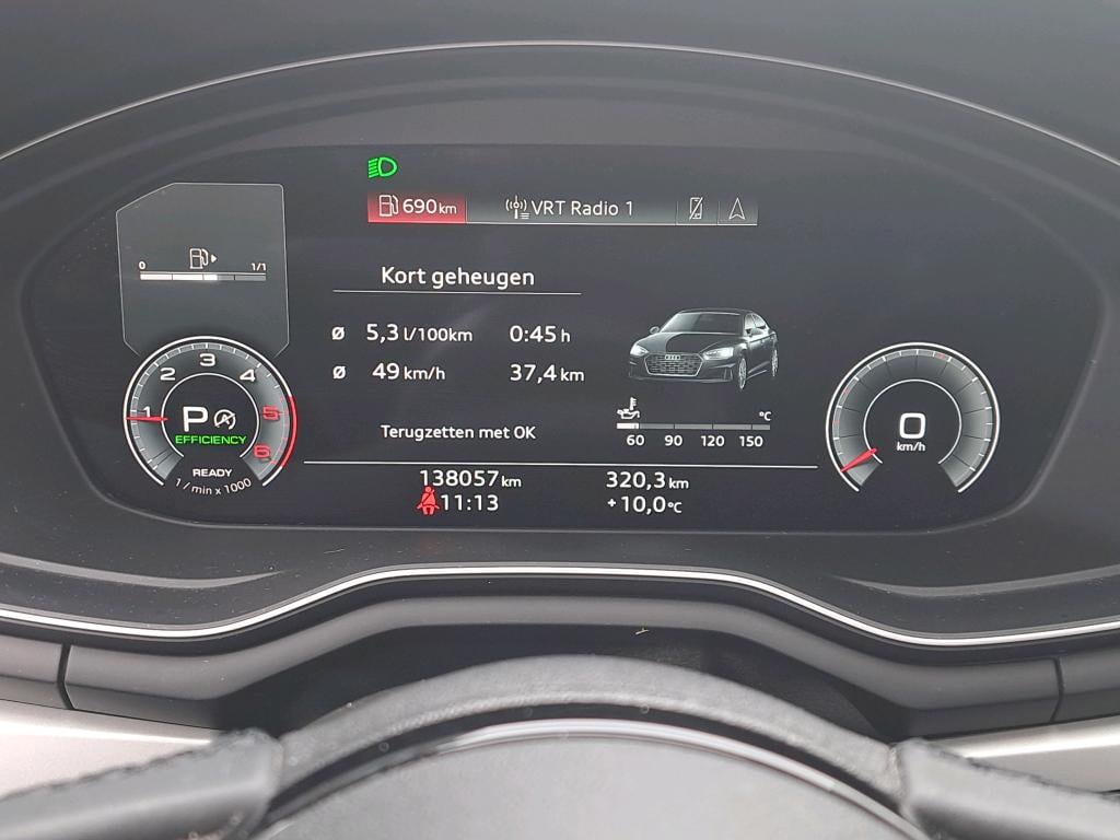 AUDI - AUD A5 SB 35 TDI 163PK S-Tronic Business Edition Pack Platinum With Heated Seats &amp; Matrix LED &amp; Assistance Parking &amp; Pano Roof photo