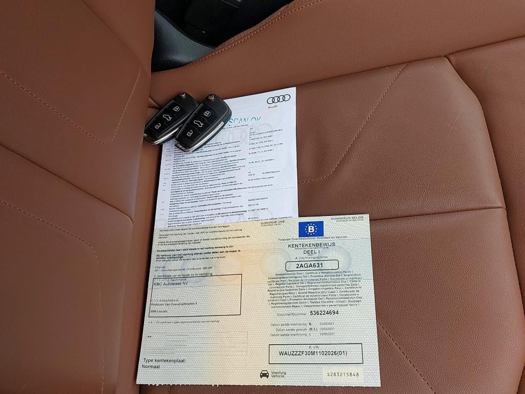 AUDI - AUD Q3 35 TDI 150PK S-Tronic S Line Business Edition Pack Platinum &amp; Shadow Look &amp; Comfort Key &amp; Towing Hook photo