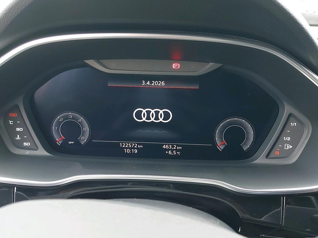 AUDI - AUD Q3 35 TDI 150PK S-Tronic S Line Business Edition Pack Platinum &amp; Shadow Look &amp; Comfort Key &amp; Towing Hook photo