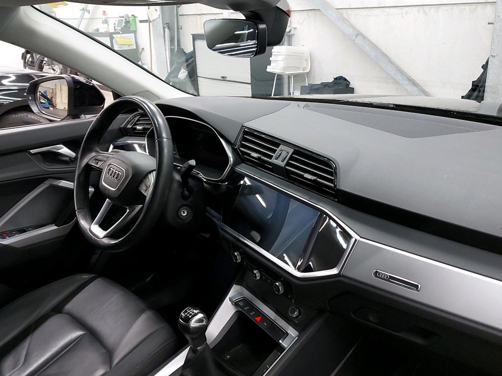 AUDI - AUD Q3 SB 35 TFSI 150PK Pack Platinum With Heated Seats &amp; LED &amp; APS Front &amp; Rear &amp; Camera &amp; Pano Roof   * PETROL * photo