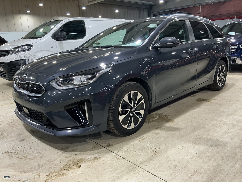 KIA CEE'D SPORTSWAGON 1.6 GDI PHEV BUSINESS LINE DCT